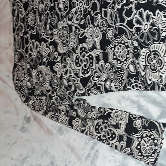 Charter Club Black and White Pullover Top. - Picture 9 of 10